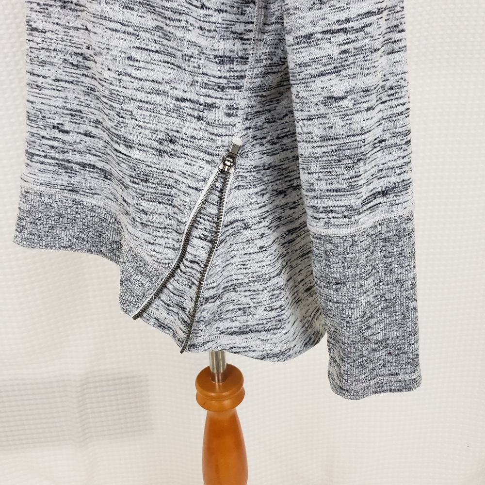 Athleta Sweatshirt Blissful Shark Bite Side Zip Sweatshirt Gray size Medium - Picture 6 of 9
